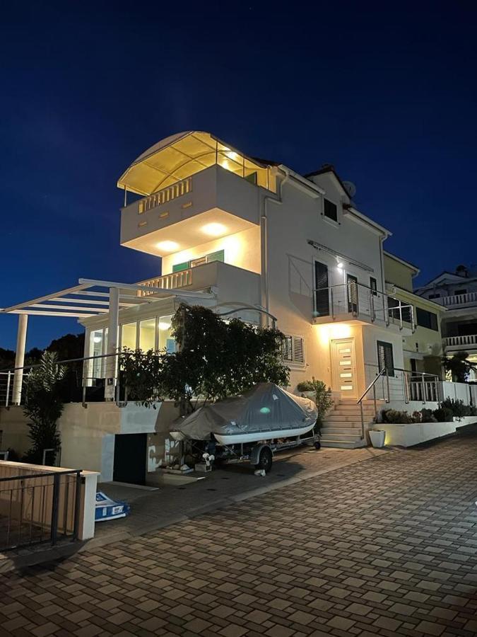 Apartments Villa Lili Lovetovo Vodice Esterno foto