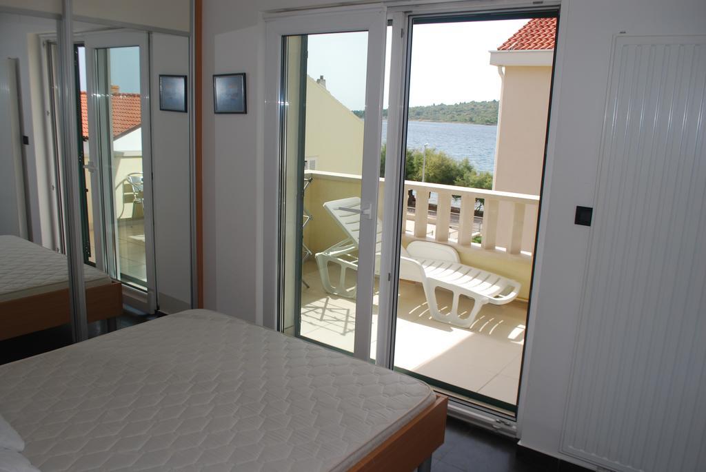Apartments Villa Lili Lovetovo Vodice Esterno foto