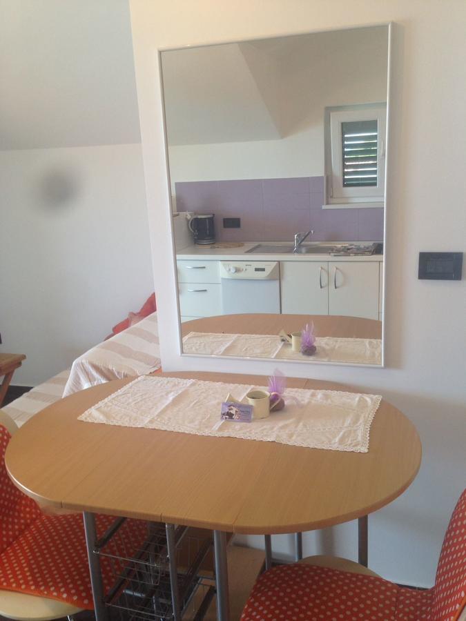 Apartments Villa Lili Lovetovo Vodice Esterno foto